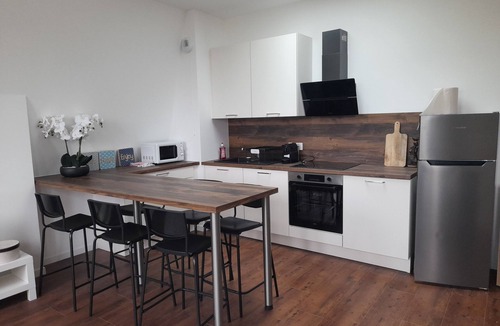 Lagny-sur-Marne Apartment | Appartement 3 Pièces Petit Chateau au Coeur de la Ville. Exceptionnel !