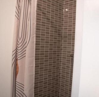 Aubervilliers Apartment | Appartement 4 chambres proche Stade de France, parking et balcon sur jardin