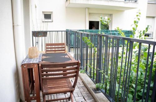 Aubervilliers Apartment | Appartement 4 chambres proche Stade de France, parking et balcon sur jardin
