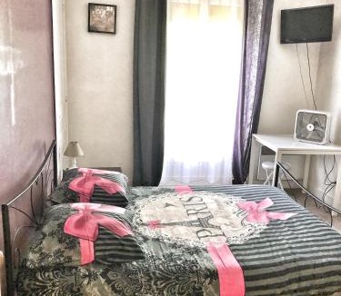 18th Arrondissement Apartment | Appartement A deux pas de Montmartre