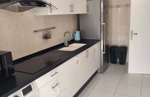 Bobigny Apartment | Appartement Avec 5 Chambres , à 15 Minutes de Paris