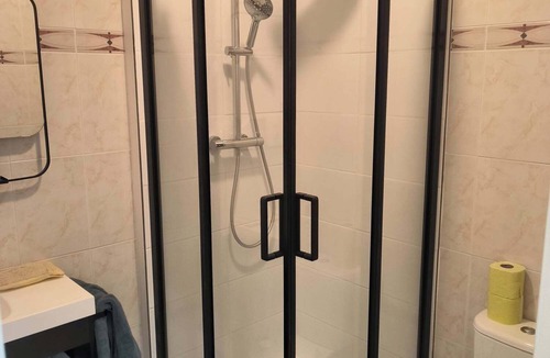 Bobigny Apartment | Appartement Avec 5 Chambres , à 15 Minutes de Paris