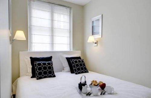 Champs-Elysees Apartment | Appartement Champs-Elysées Montaigne - HALA PARIS