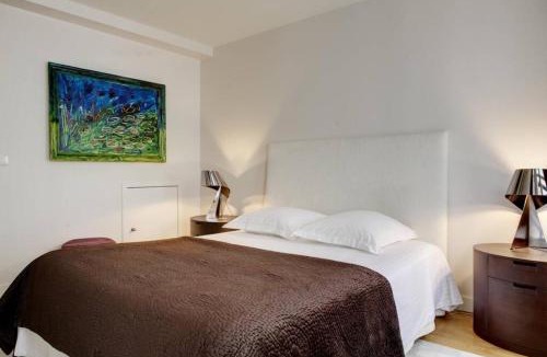 Champs-Elysees Apartment | Appartement Champs-Elysées Montaigne - HALA PARIS