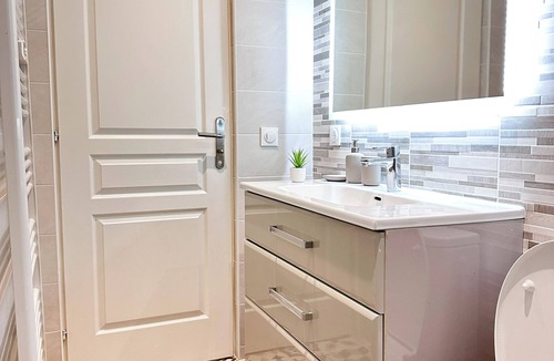 Aulnay-sous-Bois Apartment | Appartement Cosy Proche Paris - Parking Gratuit