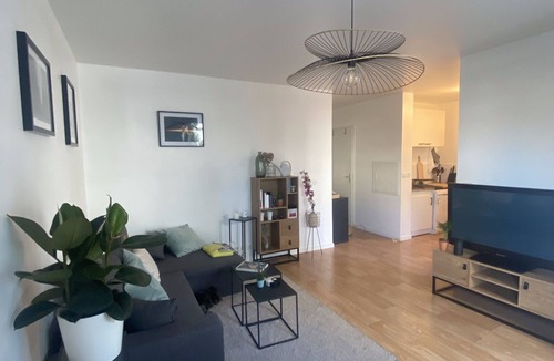 Centre Apartment | Appartement Cosy Avec Balcon Proche de la Défense