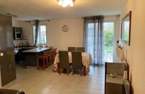 Bagnolet Apartment | Appartement de 2 chambres avec terrasse et wifi a Bagnolet