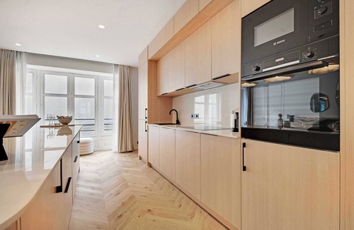 8th Arrondissement Apartment | Appartement de Luxe : 4-Bedroom Apartment au Cœur du Quartier Madeleine