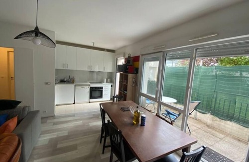Saint-Denis Apartment | Appartement f3 78m2 À100m 4/7 Personnes