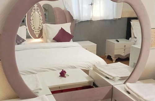 Tremblay-en-France House | Appartement Ideal Pour 12 Personnes sur 2 Niveaux de Villa