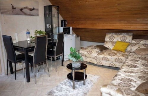 Tremblay-en-France Apartment | Appartement Dans Villa Ideal Pour 6 Personnes