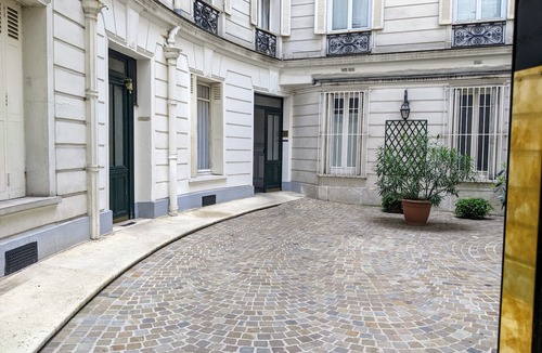 L'Europe Apartment | Appartement Haussmannien Familial
