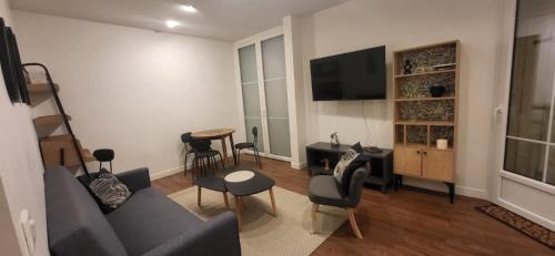 Villemomble Apartment | Appartement moderne avec cour extérieure Villemomble F3 59m2