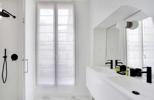 8th Arrondissement Apartment | Appartement Moderne Champs-Elysées - Saint Honoré