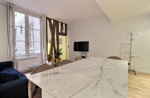 Les Halles Apartment | APPARTEMENT PARIS - LOUVRE & RIVOLI