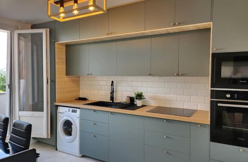 Neuilly-sur-Marne Apartment | Appartement Spacieux et Rénové
