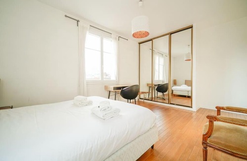 17th Arrondissement Apartment | Appartement spacieux 17ème arrondissement - II