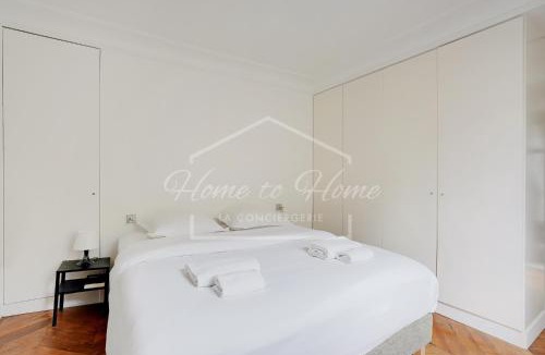 Quartier de la Porte-Saint-Denis Apartment | Appartement spacieux avec balcon au cœur de Paris