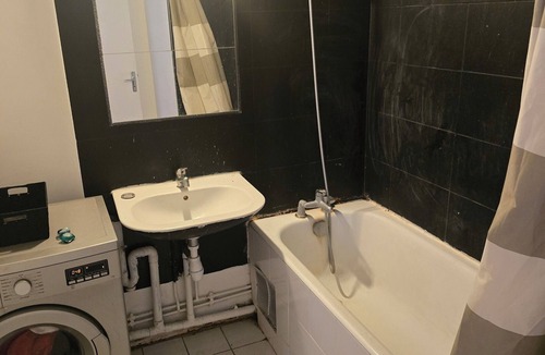 Asnieres-sur-Seine Apartment | Appartment 3 Bedrooms 7 People Parking car Métro Station 10mins From Paris