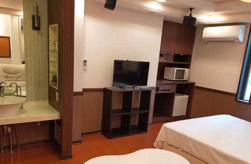 Honjo House | AQA HOTEL / Honjo Saitama
