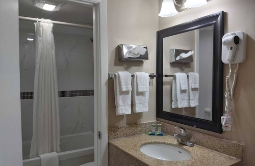Arnprior Hotel | Arnprior Motor Inn