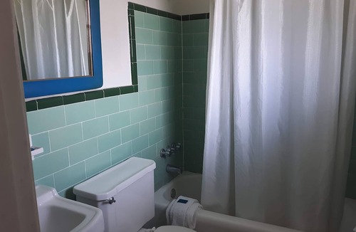 Edgewood Hotel | Arrow Motel By Oyo Near Downtown
