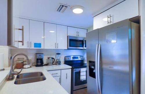 Little Haiti House | Artful 3BR Oasis in little Haiti Miami