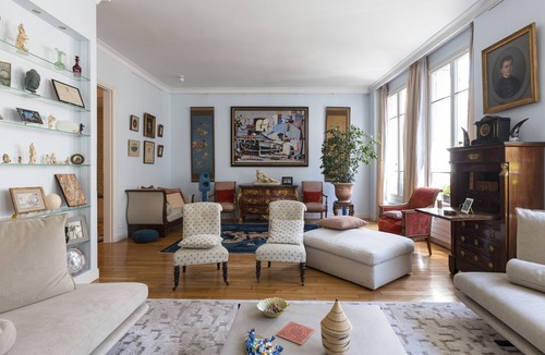 Les Halles Apartment | Artful Elegance, by Veeve