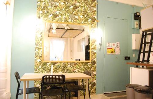 Epinettes Apartment | Arty 20m² district of BATIGNOLLES