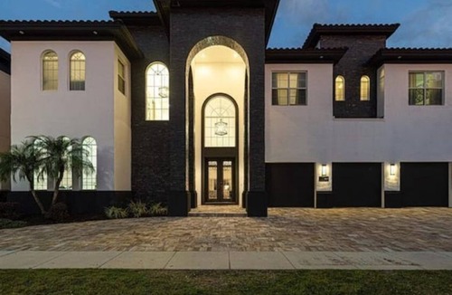 Reunion House | As Seen On TV Casino/Karaoke 11000 Square Foot Mansion. Spa/Golf/Arcade/11Br
