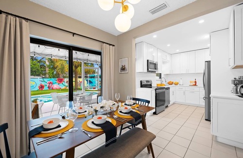 Edgewood House | AskMeFor25%OffJuneSpecial FIFA20Mins Pool MiniGolf FLL CruisePort PetFriendly