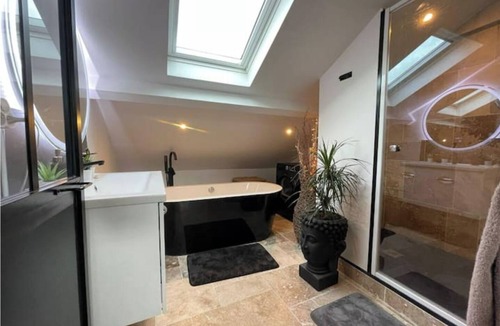 Villemomble Apartment | Attic studio with top-of-the-range amenities