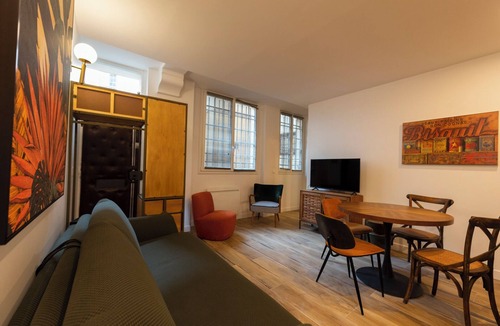7th Arrondissement Apartment | Au pied de la Tour, 1BR/1BA, 4 people