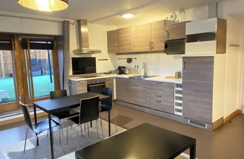 Quartier de la Chapelle Hostel | Auberge de Jeunesse Paris HI Yves Robert