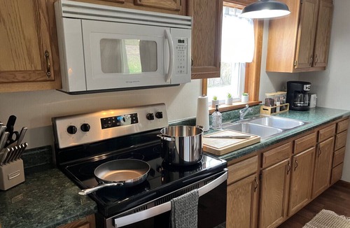 Mill Run Cottage | Autumn Escape Ohiopyle Hideaway: Sleeps 4 · 2BR 1BA · Hot Tub Fire Pit Grill