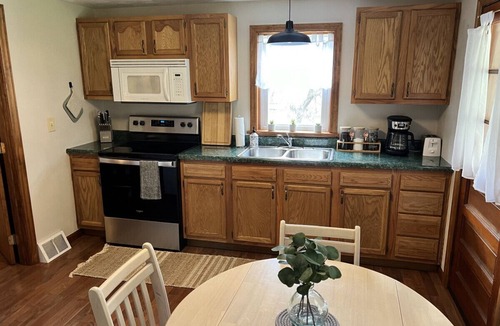 Mill Run Cottage | Autumn Escape Ohiopyle Hideaway: Sleeps 4 · 2BR 1BA · Hot Tub Fire Pit Grill