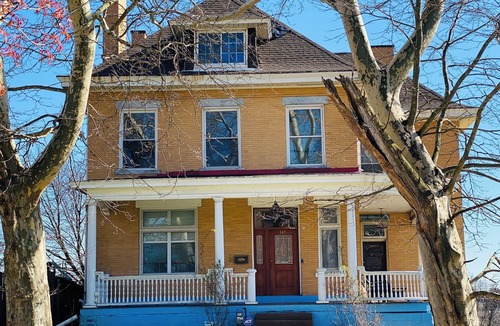 South Hills House | Awesome 5-bedroom house in welcoming Pittsburgh neighborhood