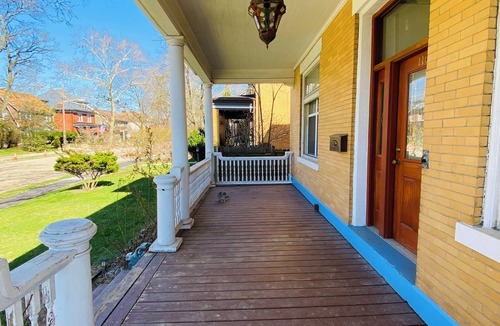 South Hills House | Awesome 5-bedroom house in welcoming Pittsburgh neighborhood
