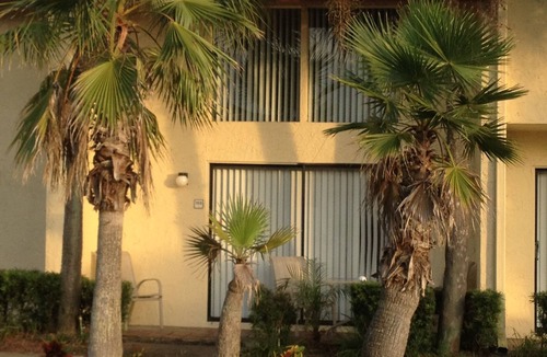 Florida Central Atlantic Coast House | Awesome Townhome Beautiful Lake! Clean! Near EPIC Universal Disney Convention
