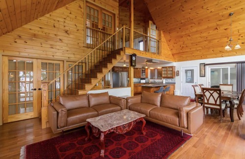 Adolphustown Cottage | ★ Awesome Waterfront Cottage ~ 4 BR ~ Near Prince Edward County & Wine Region
