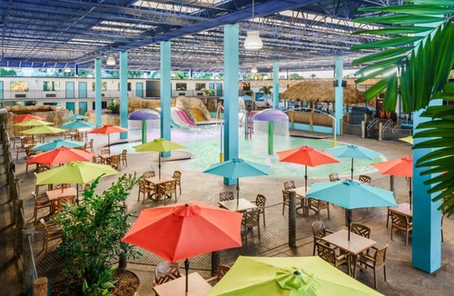 Southwest Orlando Resort | Awesome Waterpark Getaway! Pool, Restaurant, Close To Universal Studios Orlando