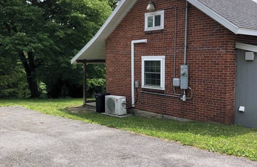 Morgantown Cottage | Bakers Ridge Loft - Near WVU Evansdale Campus, hospitals, stadium, & coliseum