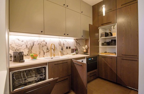 Faubourg-du-Roule Apartment | Balcon Champs Elysees