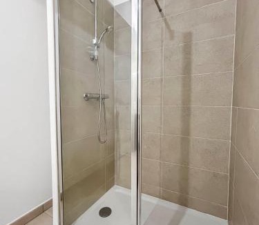 Romainville Apartment | Balcon privé, Fibre, Séjour Calme Grand Paris