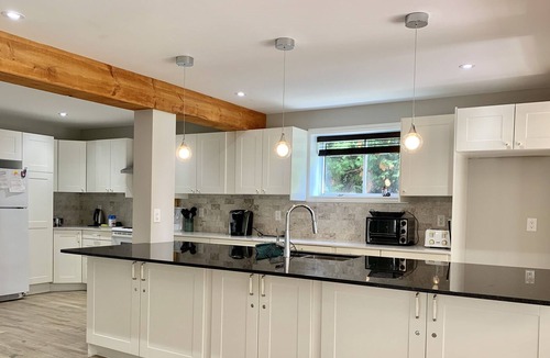 Victoria Road Cottage | Balsam Lake Retreat - great for families, waterfront