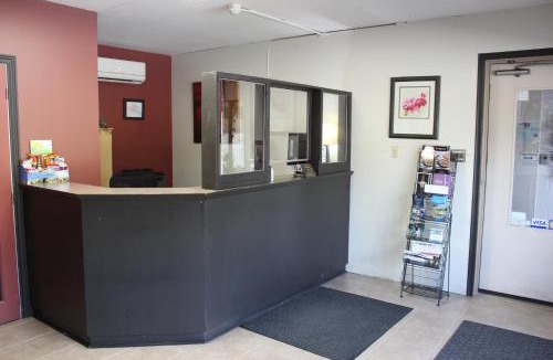 Bancroft Hotel | Bancroft Inn & Suites