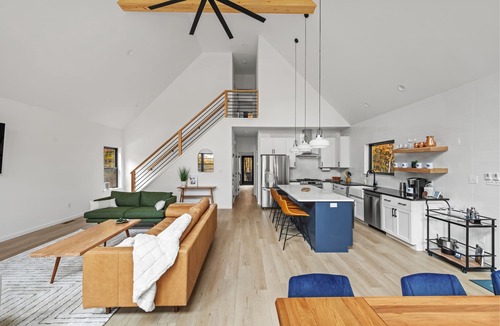 Jim Thorpe Ski Chalet | Bathroom for Each Bedroom: Spacious Chalet near Biking, Rafting, Beaches & More