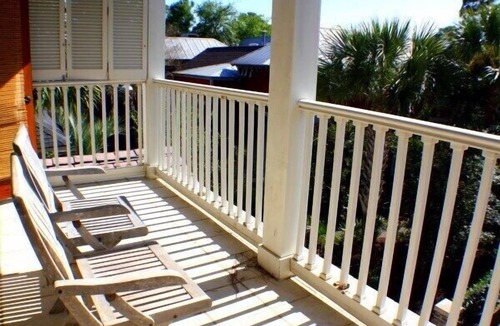 Baytowne Wharf House | Bay Facing-Stay in the only Le Jardin Condo with golf cart