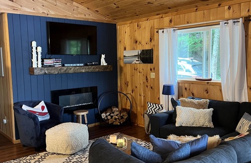 Perry Cottage | Bay Lake Retreat just minutes from Huntsville!
