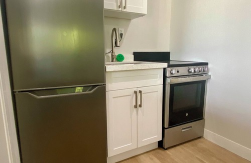 Bluewater Apartment | Bayfield Retreat 15min From Grand Bend Pool Hot Tub Full Kitchens 8